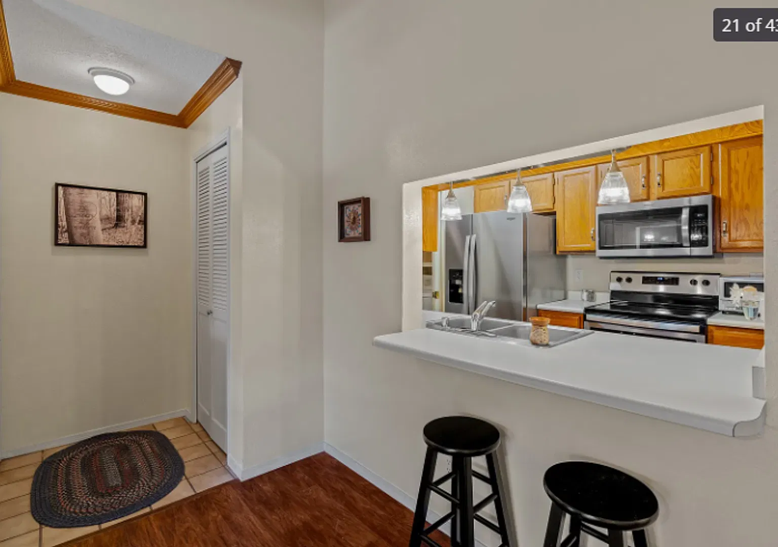 Beautiful condo available now! — Photo 3
