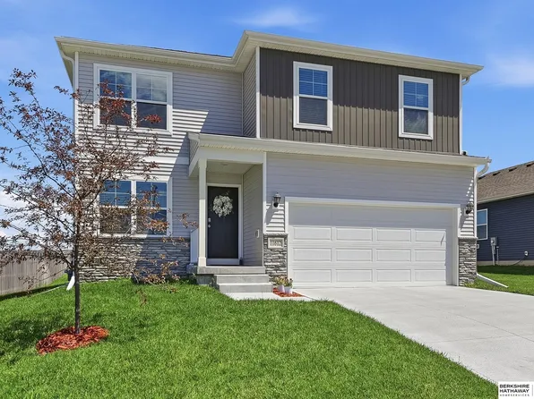 11612 Port Royal Dr, Papillion, NE 68046