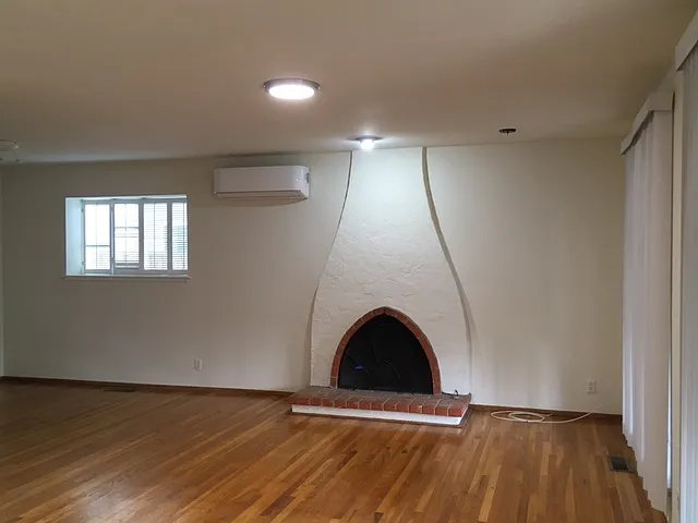 1616 Finch Way — Photo 2