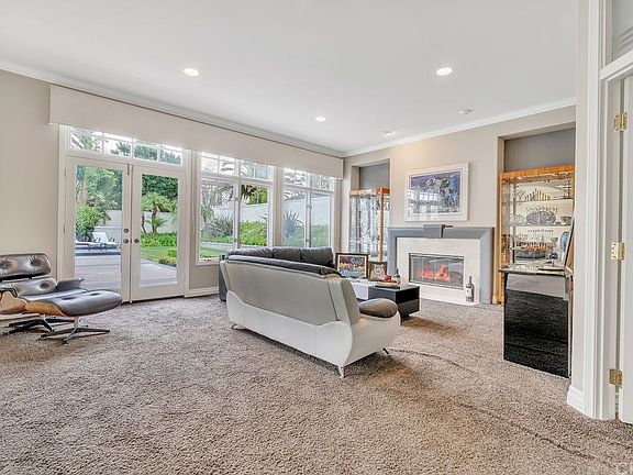 5th image of 1080 S Taylor Ct