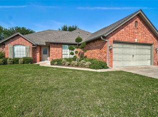 1622 Spruce Cir, Shawnee, OK 74804