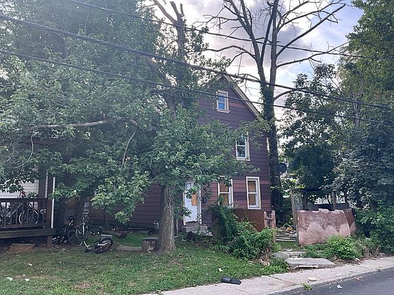 2nd image of 3 Centre St