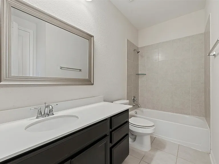 9679 Towne Lake Pkwy — Photo 5
