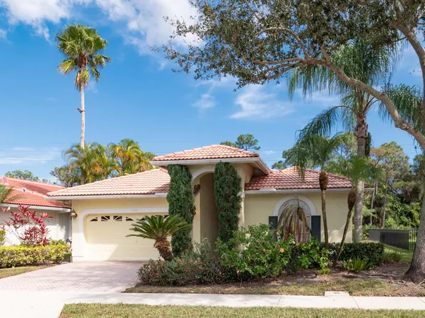 105 Hidden Hollow Drive, Palm Beach Gardens, FL 33418