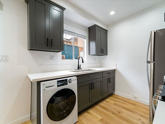 5th image of 1256 W Gardena Blvd Unit 2