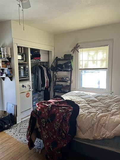 1st image of 240 W Lakelawn Pl #14928016