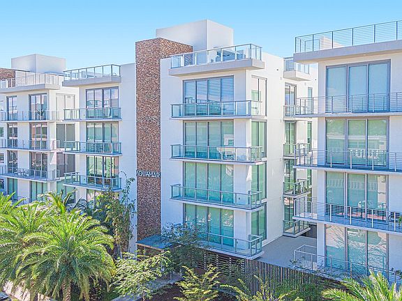 5th image of 31 Isle Of Venice Dr #301