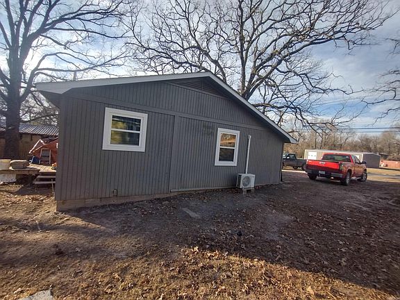 5th image of 609 E Webb St