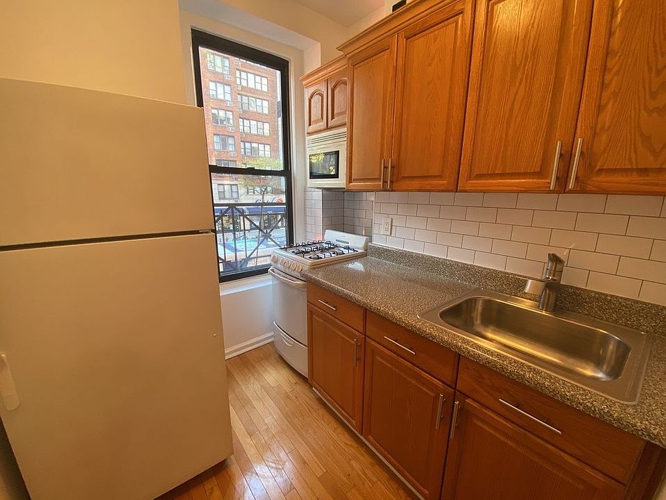 2nd image of 1643 York Ave APT 2E