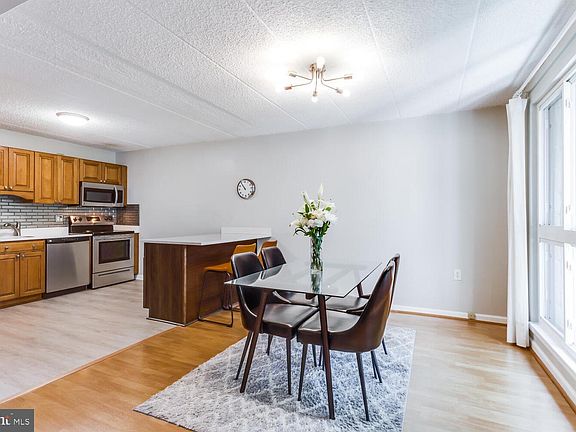 3rd image of 5101 Maris Ave APT 300