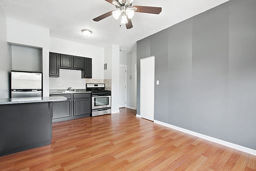 2nd image of 4555 N Malden St APT 311