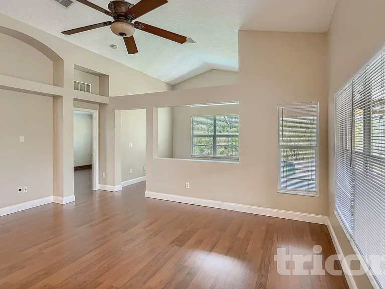 3526 Morgans Bluff Ct — Photo 3