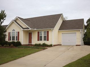 105 S Friars Chase Ln, Fuquay Varina, NC 27526