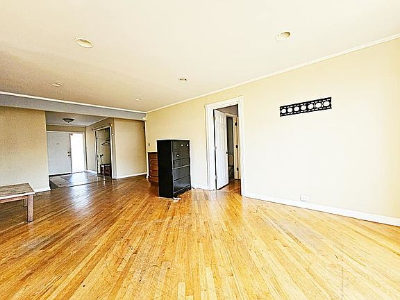 4th image of 365 Winona St