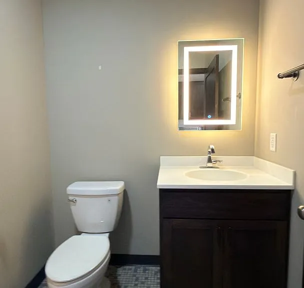 404 N 6th St #13 — Photo 8