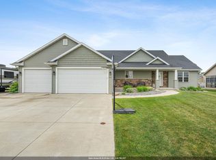 4866 N Wren Dr, Appleton, WI 54913