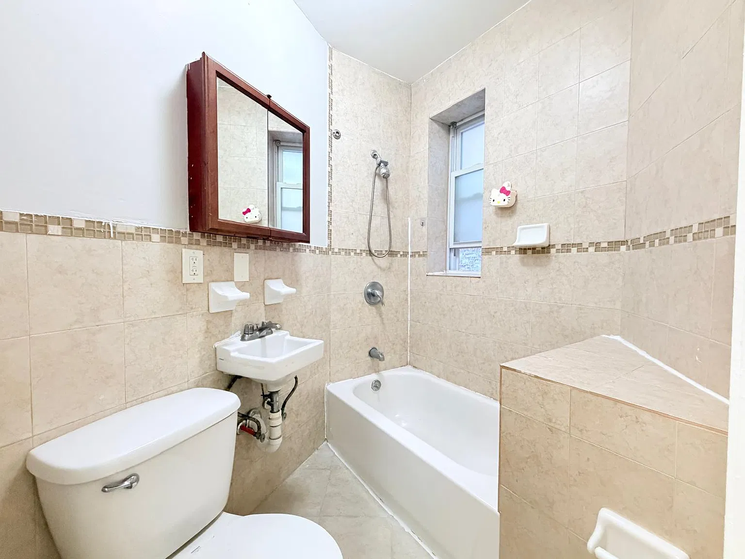 6 Tonnelle Ave — Photo 4