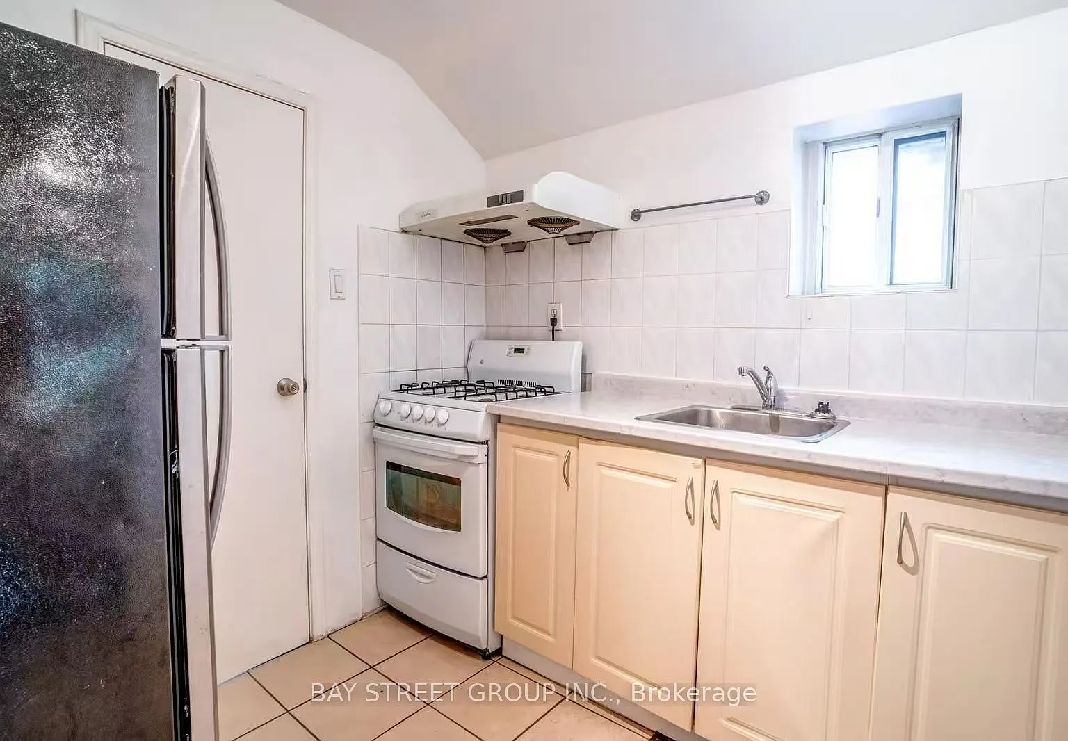 2 bed, $2,200 — Photo 3