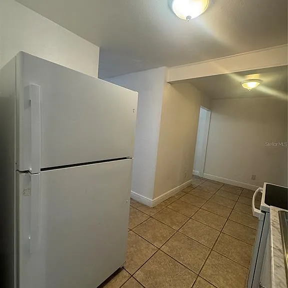930 Emerald Dr — Photo 4