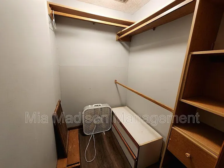 40 1/2 Wesley Ct — Photo 7