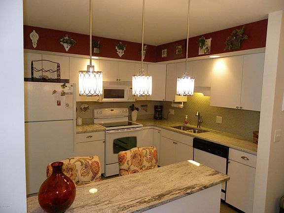 3rd image of 3618 Lakeshore Dr APT I7