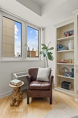 Living room, photo 2