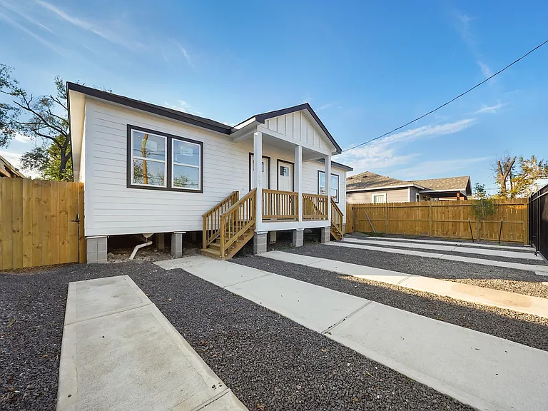 3907 Falls St #B — Photo 2