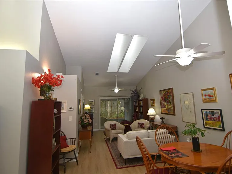 4941 SW 10th Ln — Photo 32