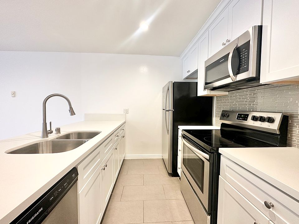 1st image of 726 N West Knoll Dr #107