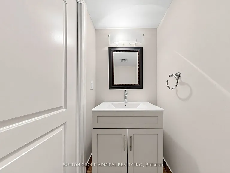 30 N Park Rd #202 — Photo 13