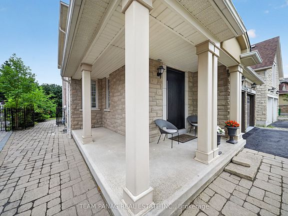 4th image of 11 Belleville Dr