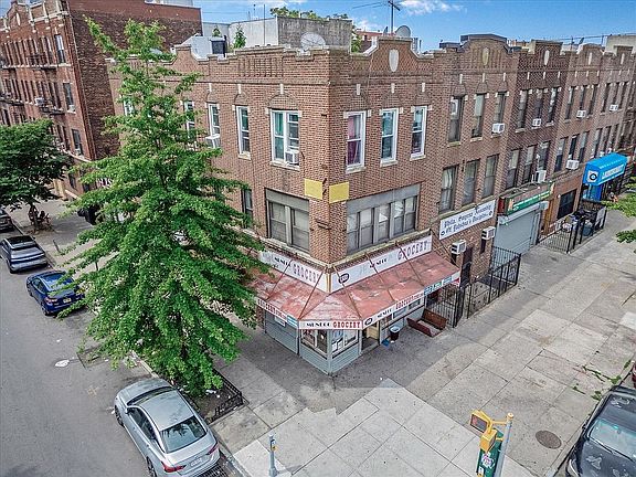 4th image of 1588 Saint Johns Pl #Hse