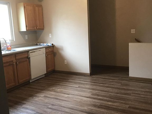 Large Eat-in kitchen