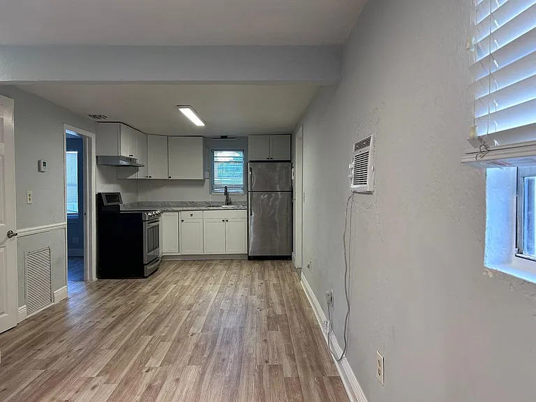 3901 Lakewood Rd — Photo 3