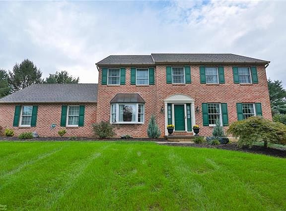 2nd image of 4628 Oakwood Ln
