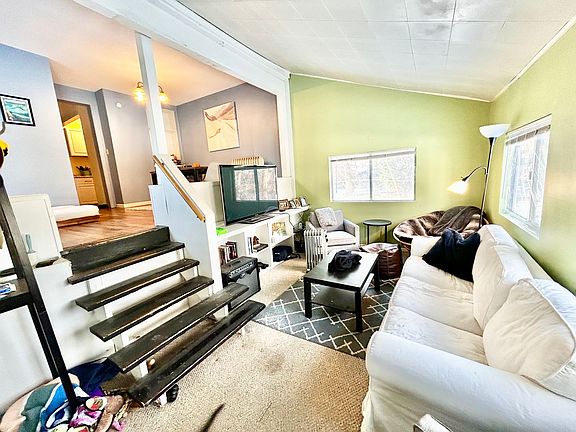 5th image of 800 W Huron St APT 4