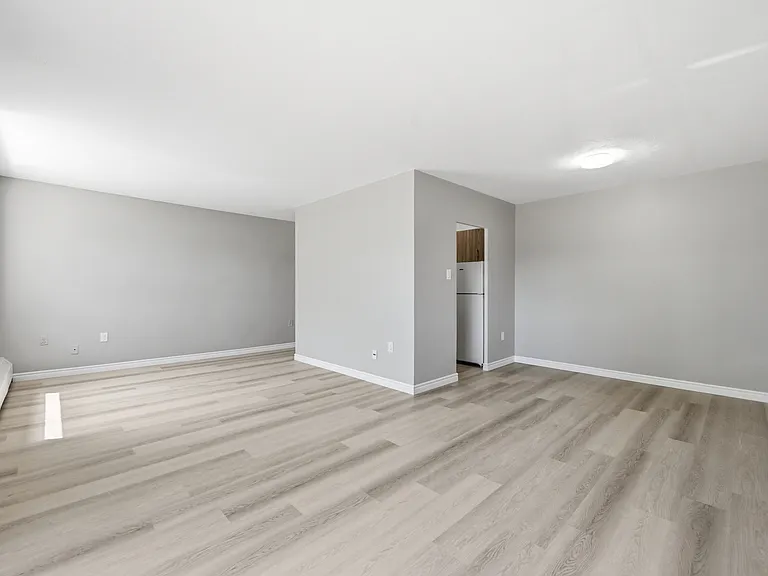 1205 Fennell Ave E — Photo 7