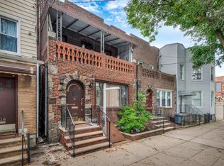71-16 67th St, Ridgewood, NY 11385