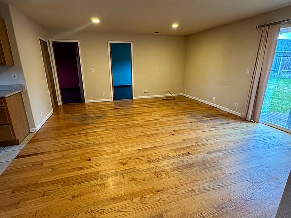2nd image of 2223 Walnut Ave
