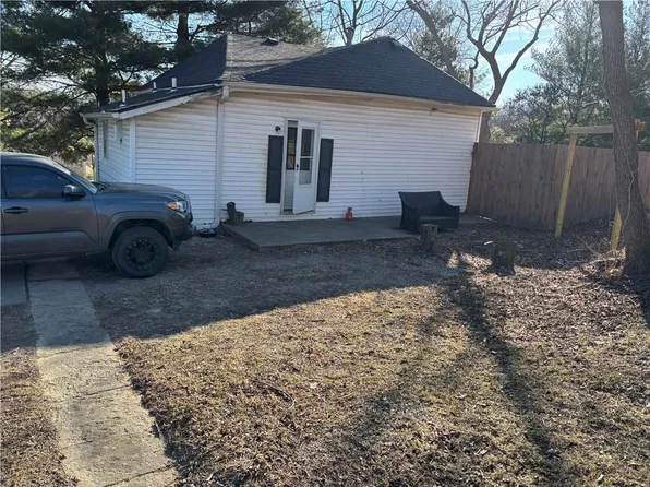 4502 Orchard Rd, Saint Joseph, MO 64505