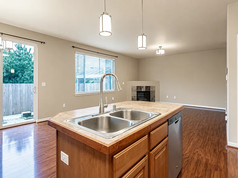 3205 Garnet St SE — Photo 12