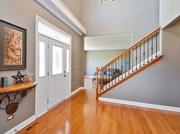 2nd image of 365 Monterey Dr