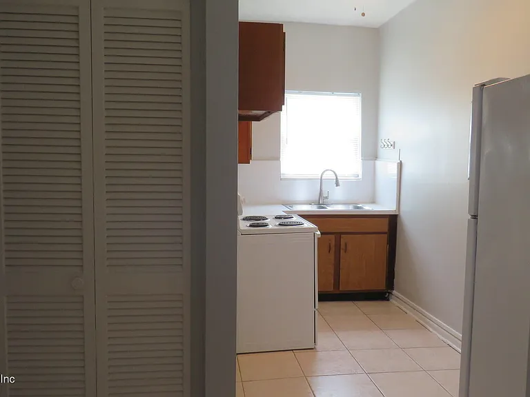 1935 San Marco Blvd #16 — Photo 9