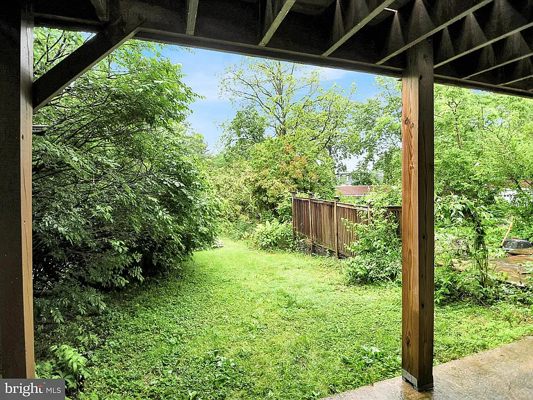 3 Bells Mill Rd — Photo 36