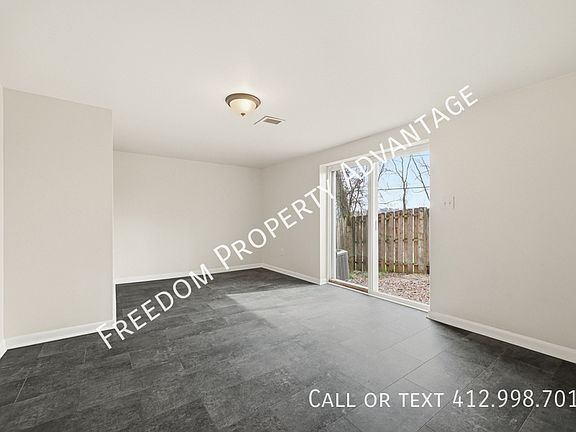 3rd image of 2540 Park Hill Dr