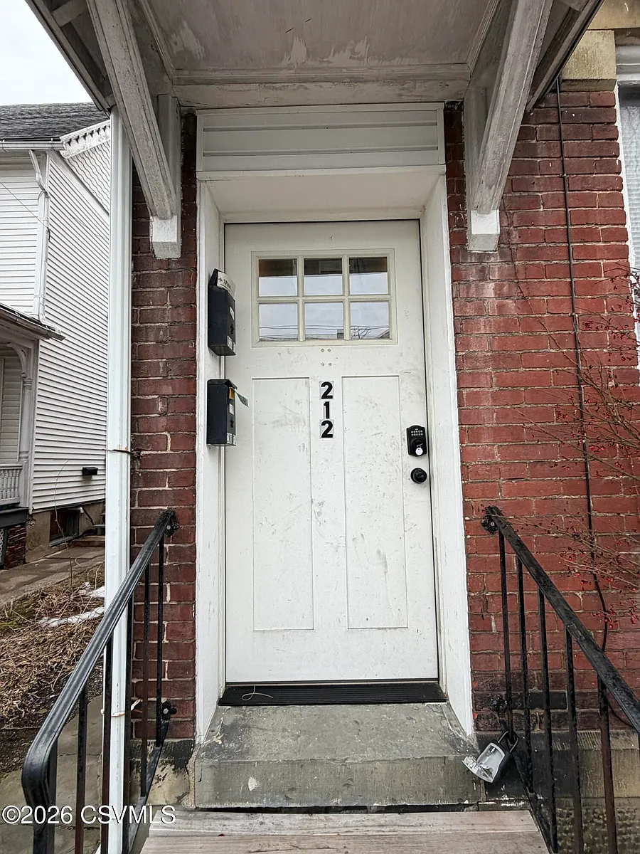 Building Photo - 212 Church St #102
