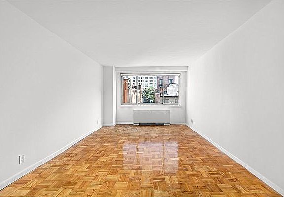 4th image of 401 E 86th St APT 5L
