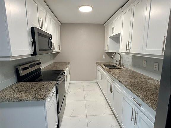 3rd image of 18572 Sarasota Rd