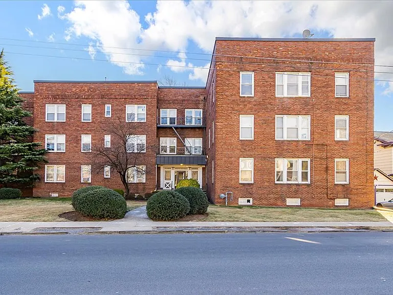150 Terrace Avenue Apartments — Photo 17