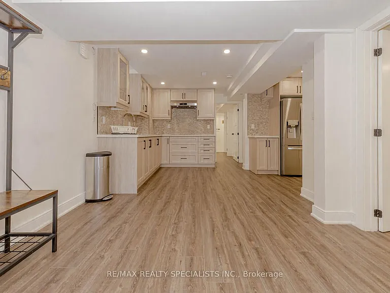 2535 Raglan Ct #LOWER — Photo 10